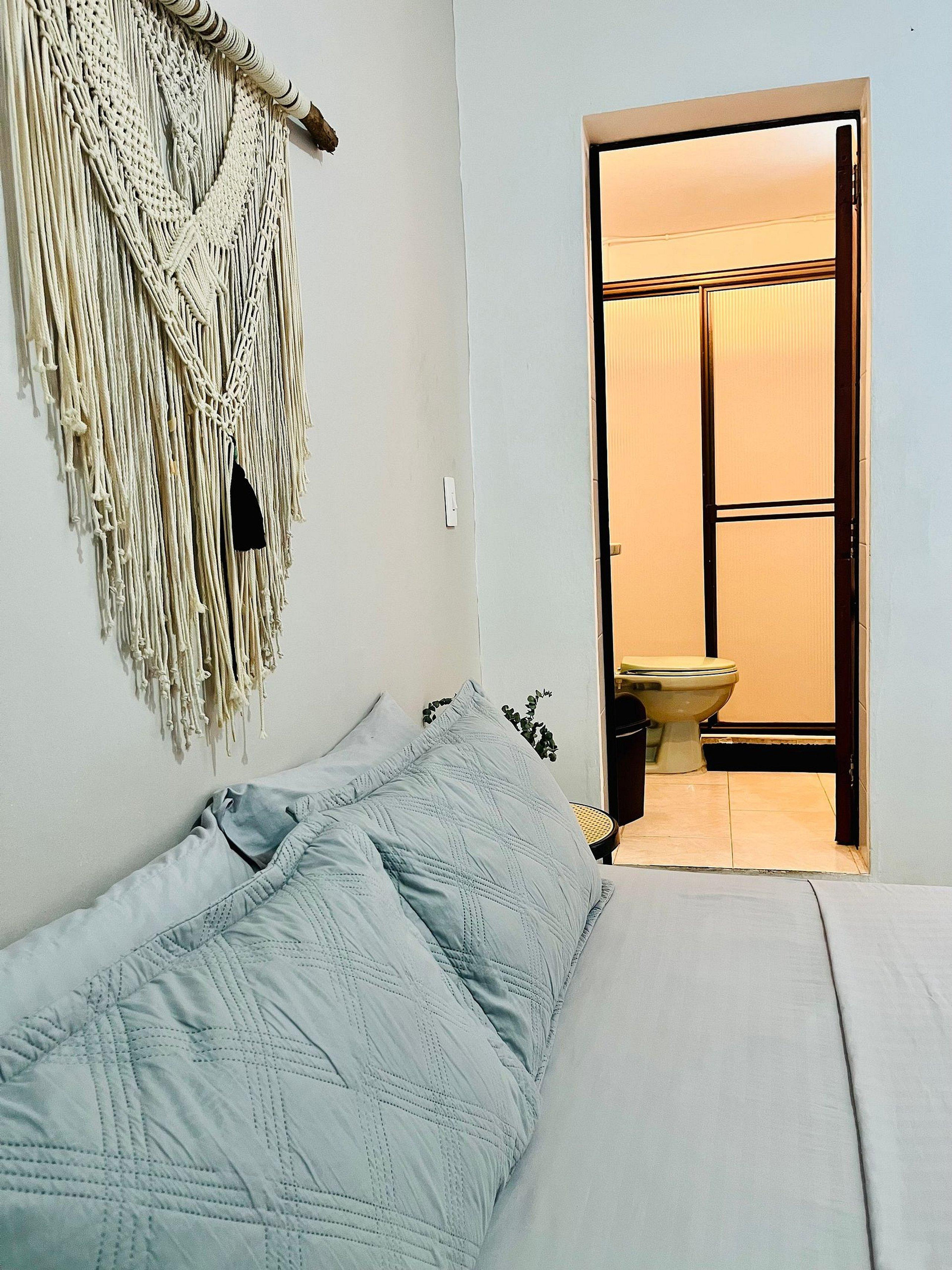 Baño Luz natural con balcón privado a pasos de Cc Viva