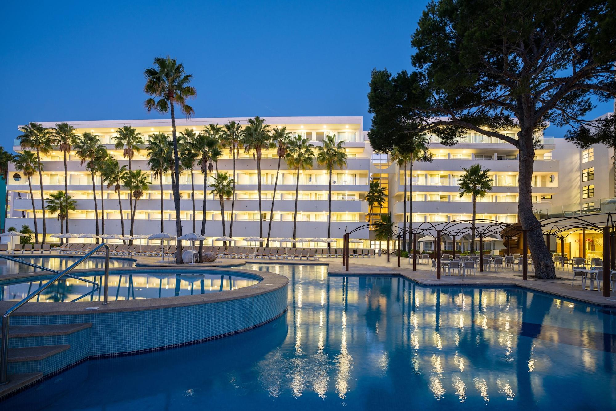 Vista Exterior Iberostar Waves Cristina