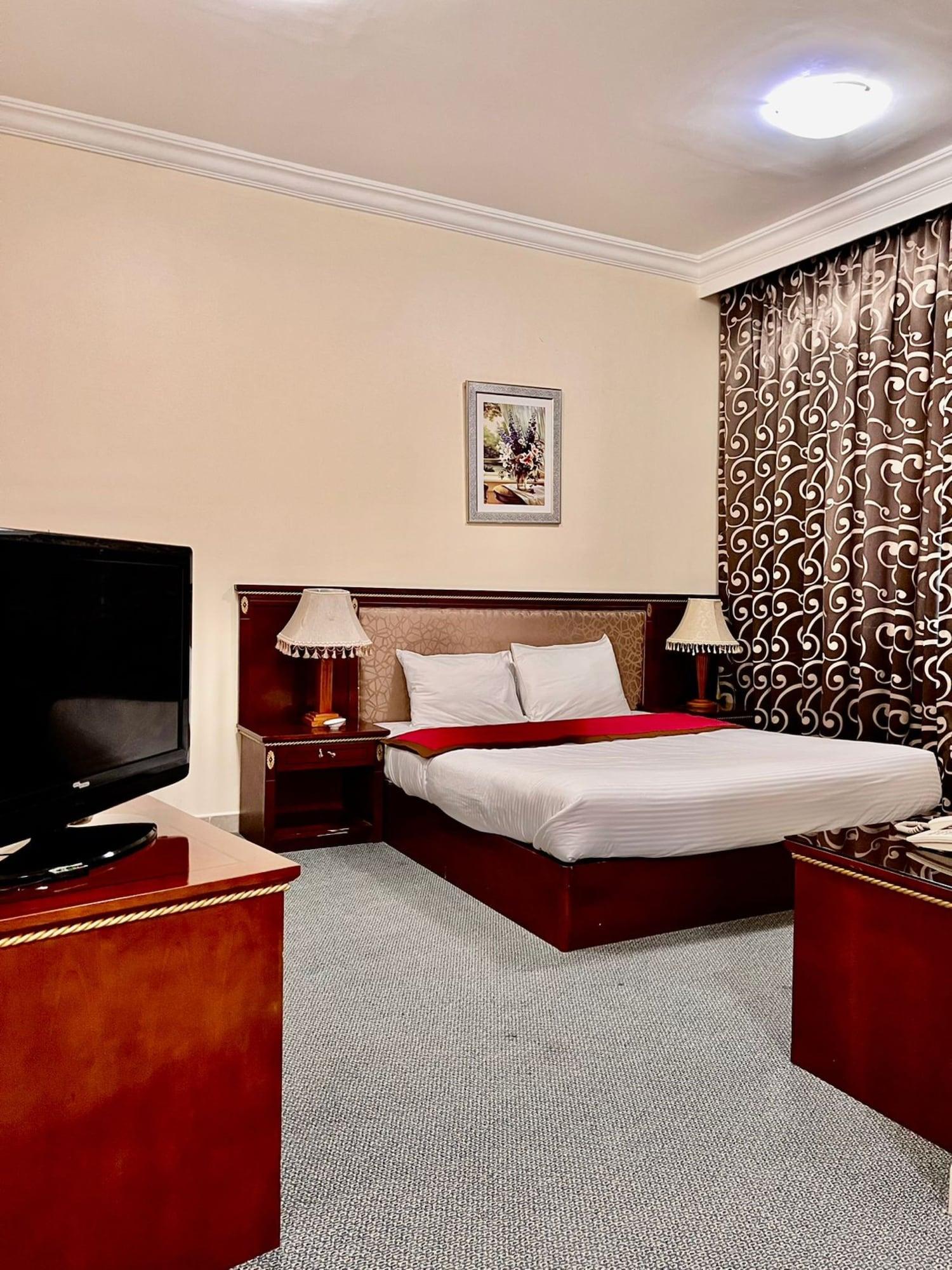 Varios OYO Dream Palace Hotel