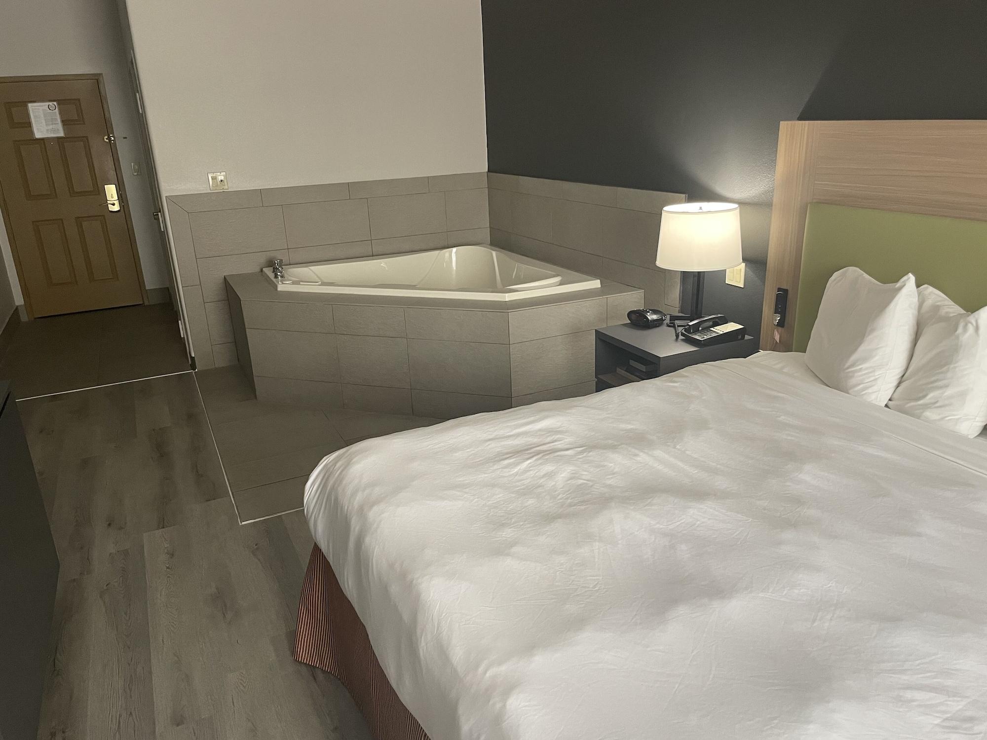 Spa Country Inn & Suites by Radisson, College Station, TX
