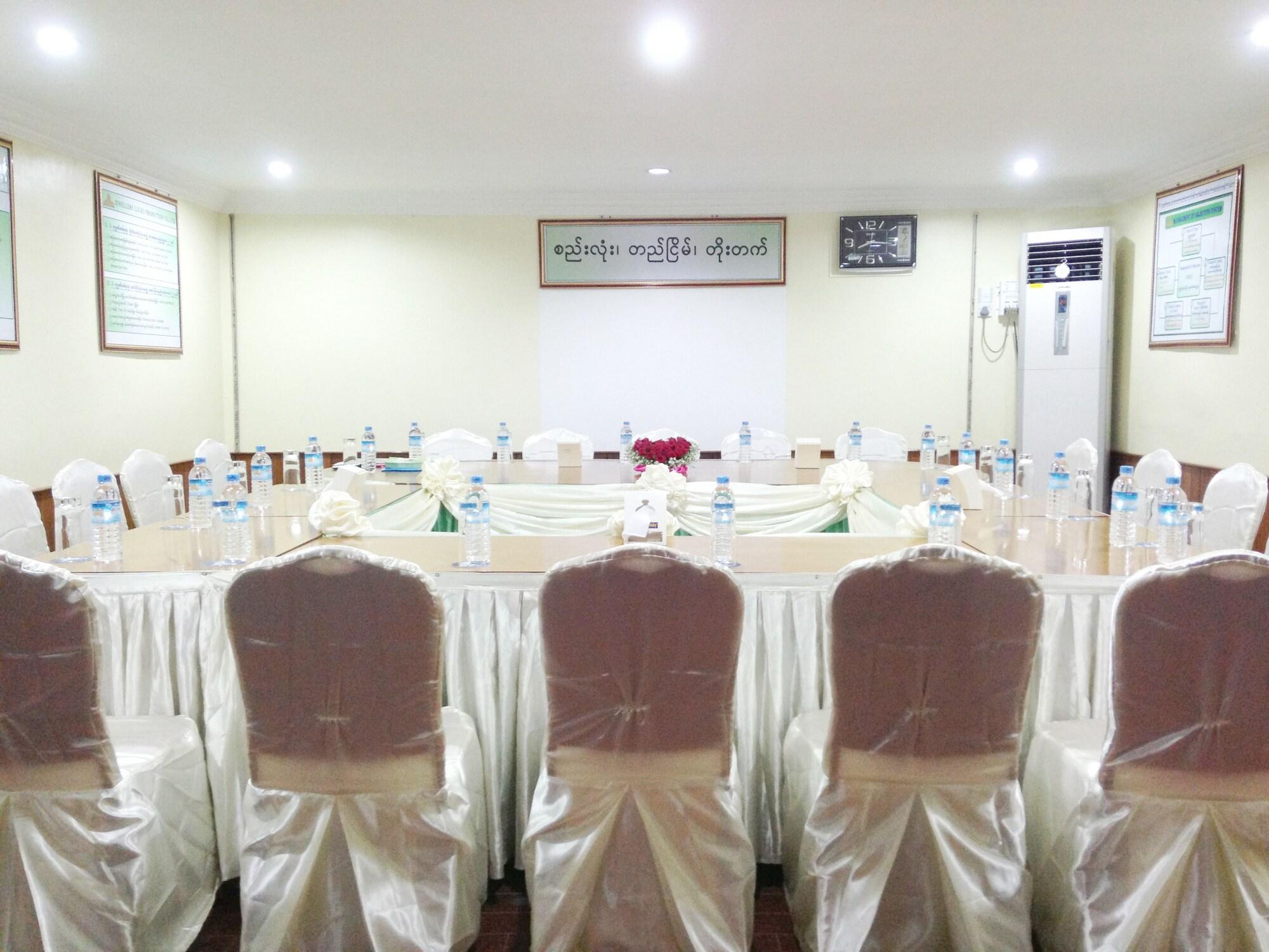 Sala de Reuniones Summer Palace Hotel