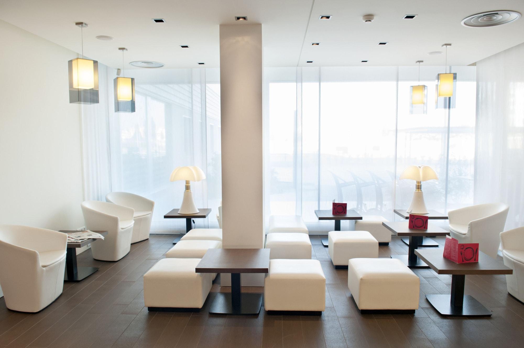 Vista Lobby ibis Lleida