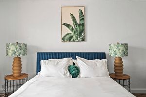 Alquiler Vacacional - Welcome to Palms 811 in North Miami Beach with views of the Miami skyline.