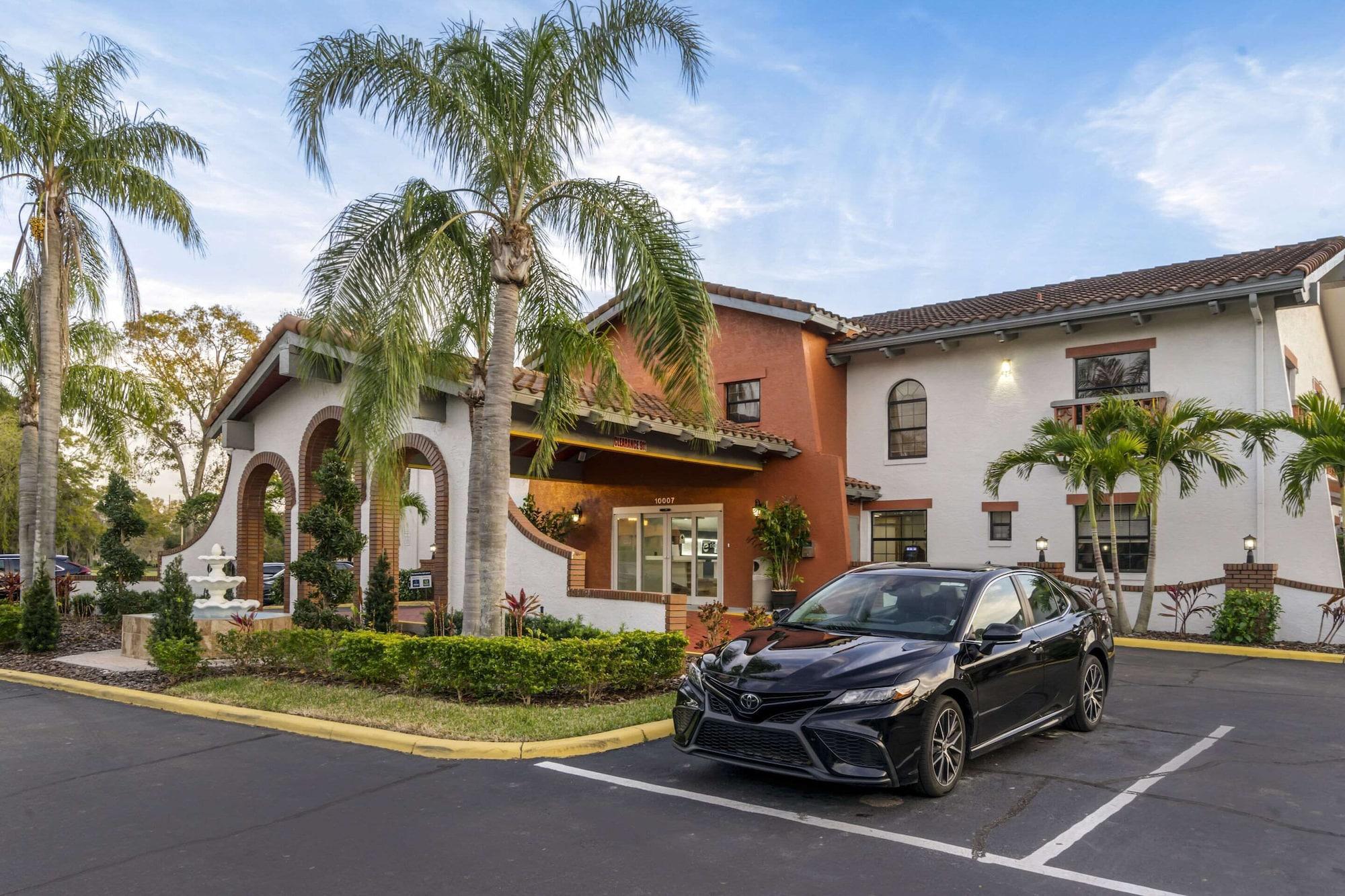 Vista Exterior Clarion Pointe Tampa-Brandon Near Fairgrounds and Casino