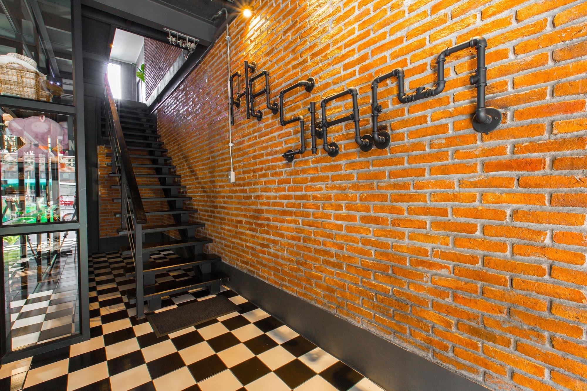 Varios Na Siam Guesthouse