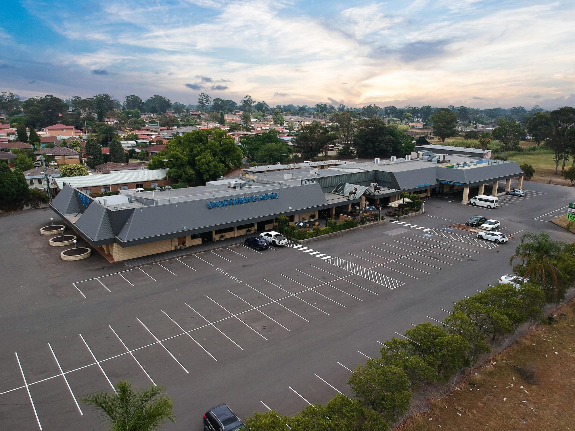 Vista Exterior Blacktown Tavern