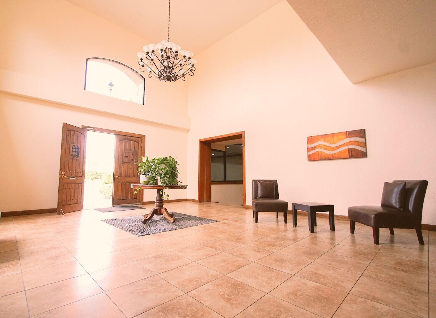Vista Lobby Estancia Inn