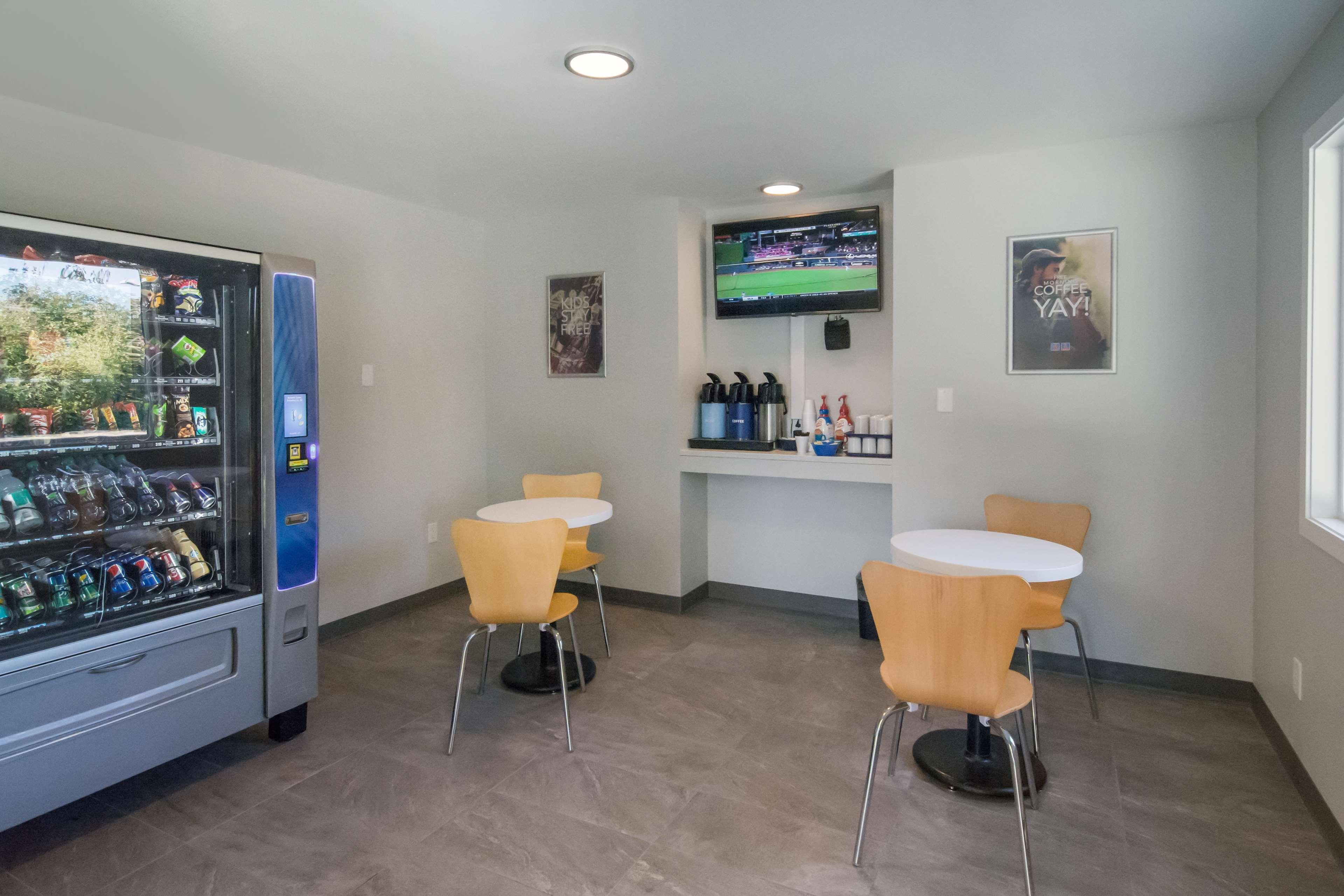 Restaurant Motel 6 Saanichton, BC - Victoria Airport