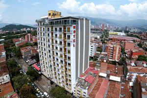 Alojamiento - Hotel Dorado La 70