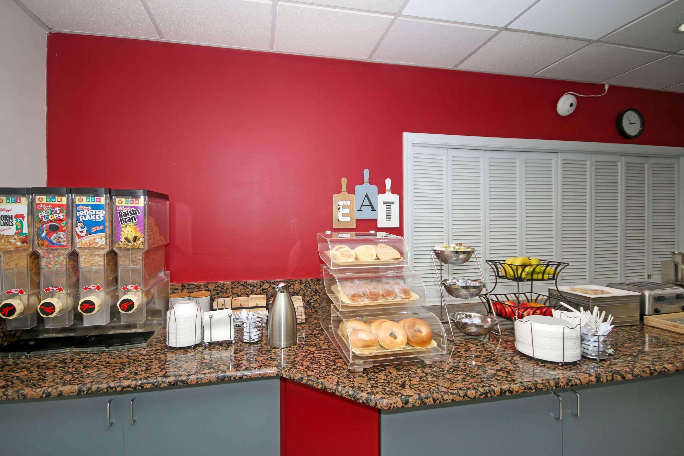 Restaurant Americas Best Value Inn Pilot Mountain