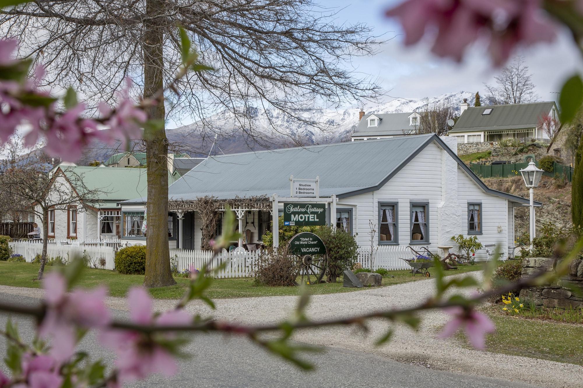 Vista Exterior Settlers Cottage Motel
