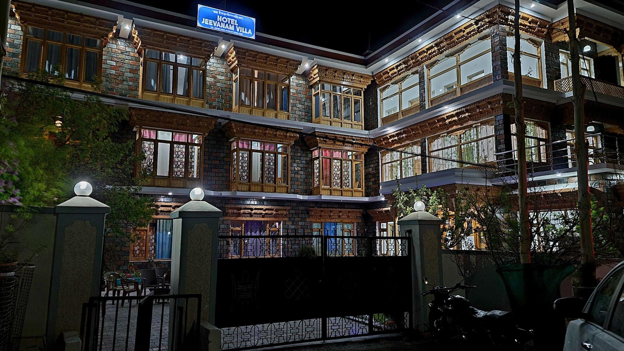 Vista Exterior Hotel Jeevanam Villa