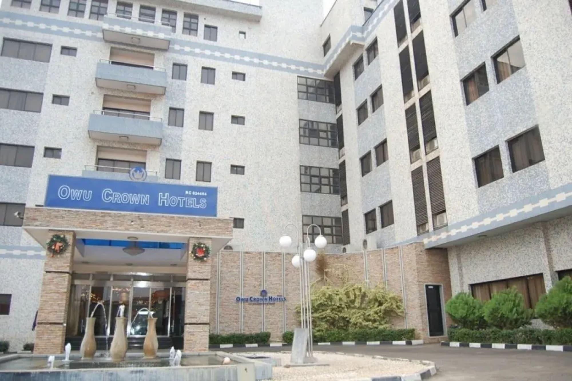 Vista Exterior Owu Crown Hotel