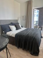 Alojamiento - Stylish Luxe home by the water