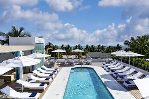Renta Vacacional - 4 RM on Beach SoBeSuites by AmericanVacationLiving