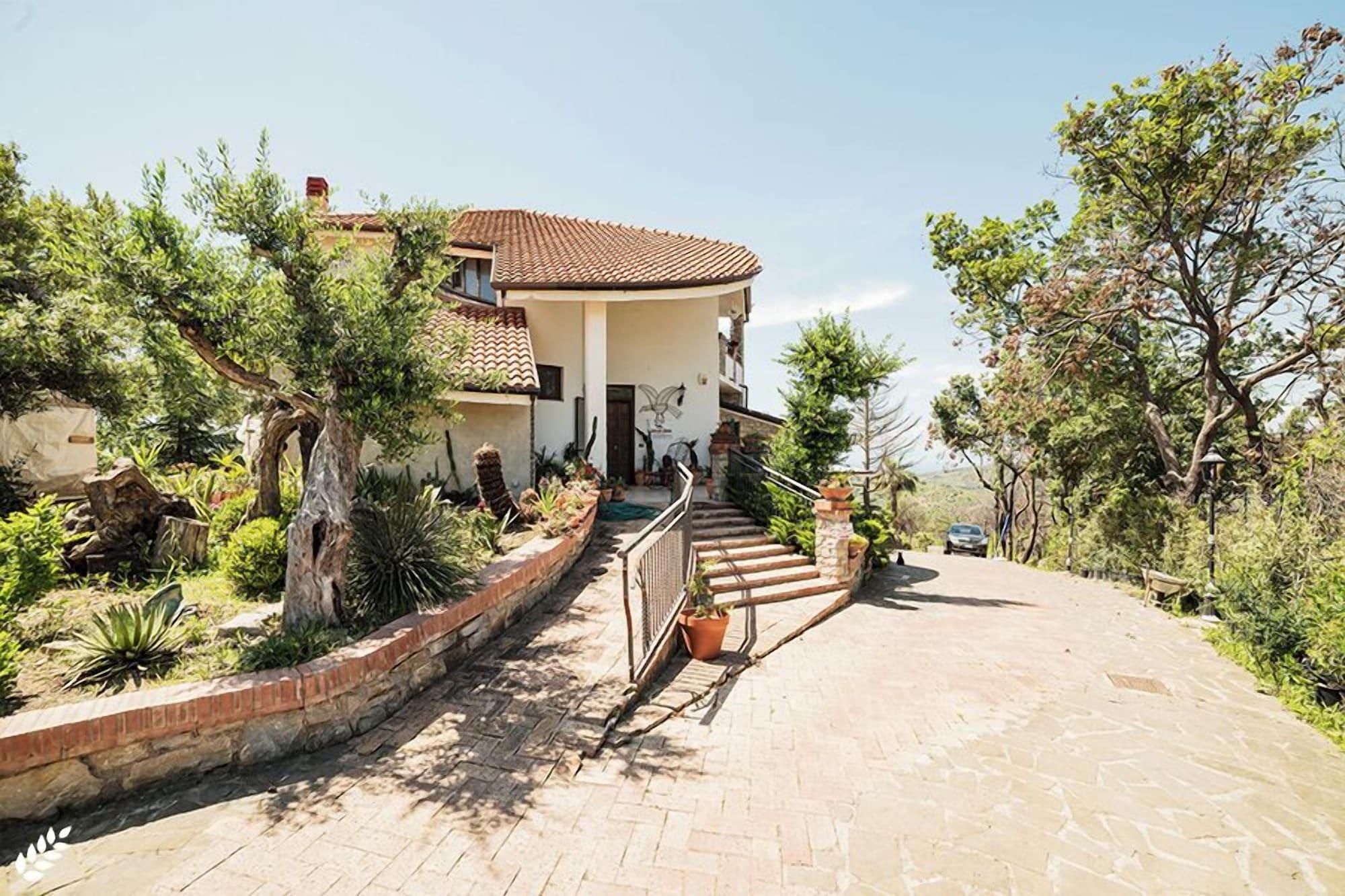 Vista Exterior Il Falco Del Cilento