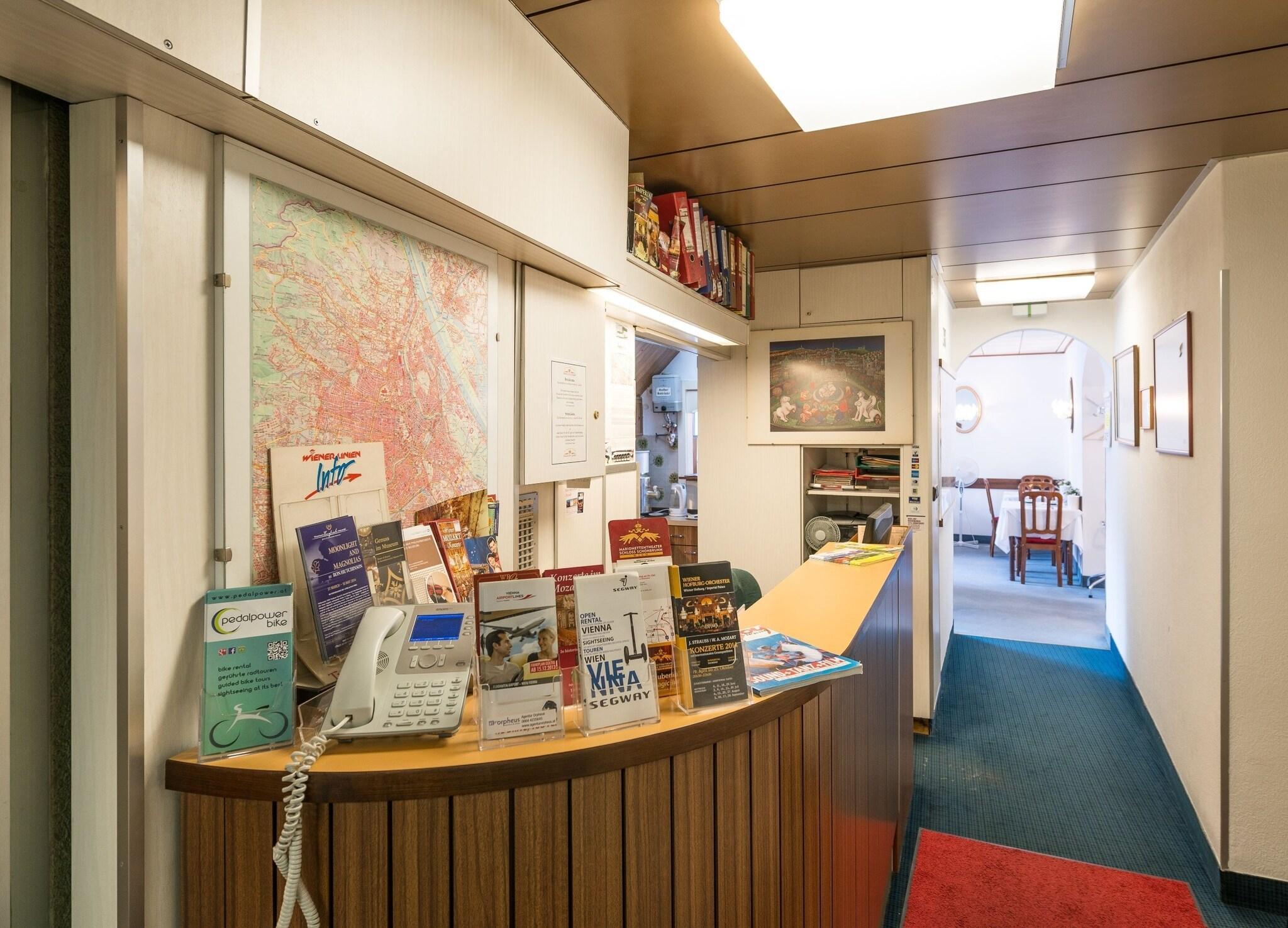 Vista Lobby Pension Dr. Geissler