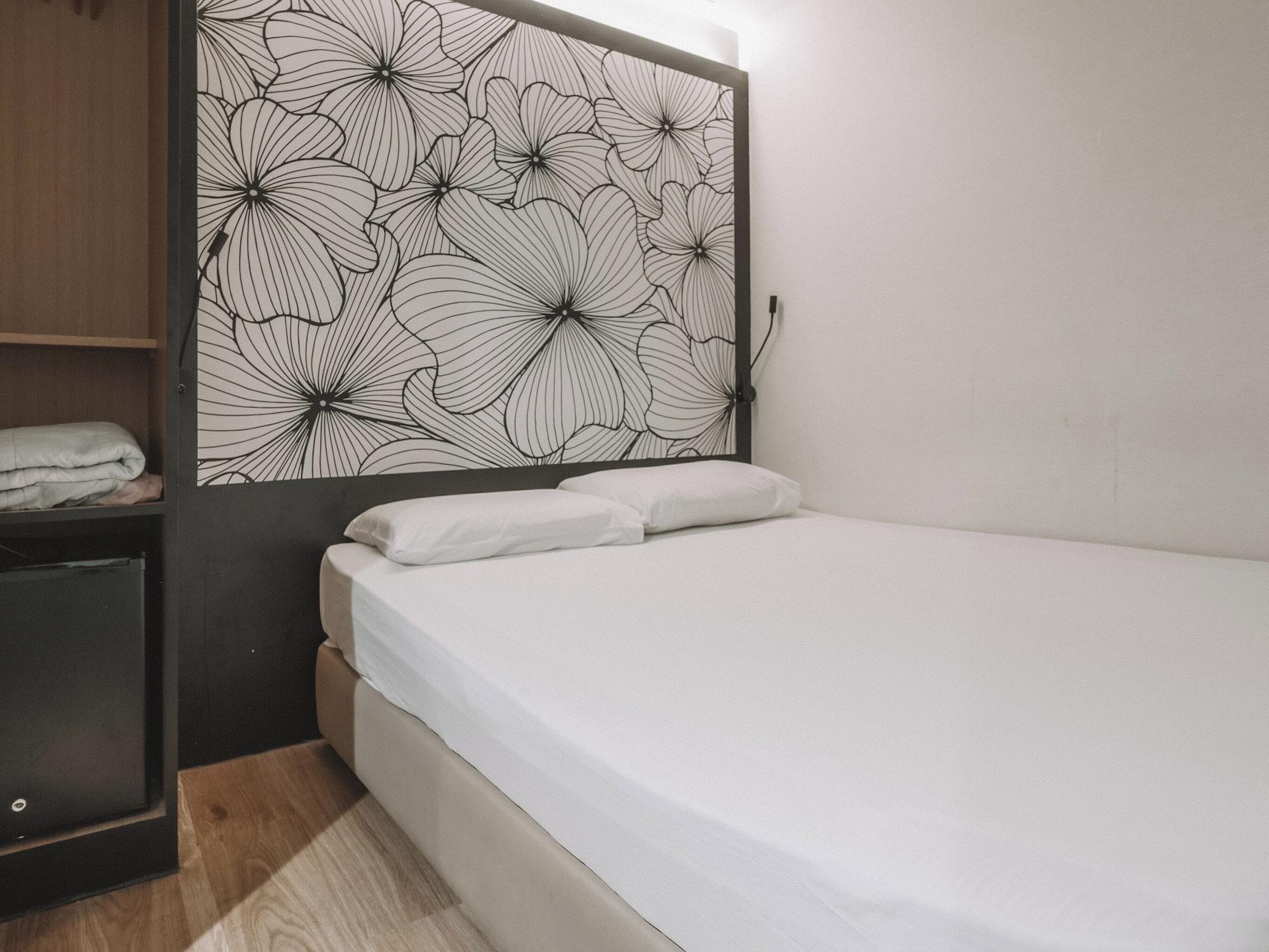 Varios Hi Hotel Dot