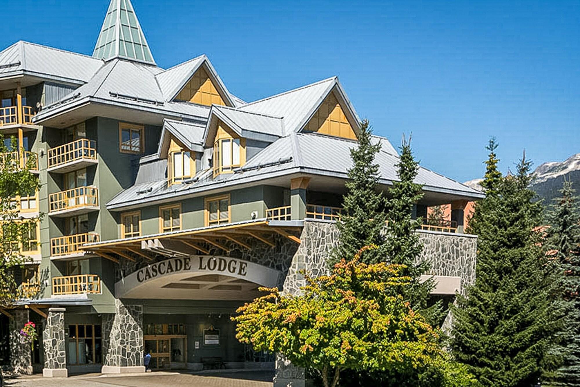 Vista Exterior Whistler Cascade Lodge