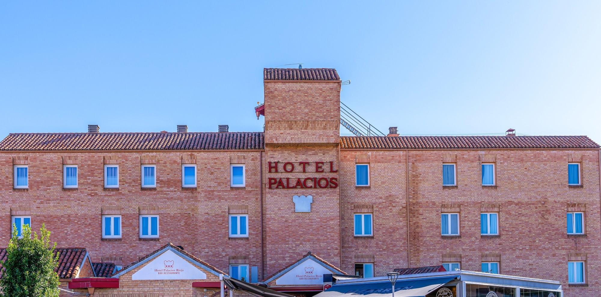 Vista Exterior Hotel Palacios