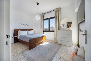 Alquiler Vacacional - Trygoni Court - Elegant Downtown 3-bdr Apartment