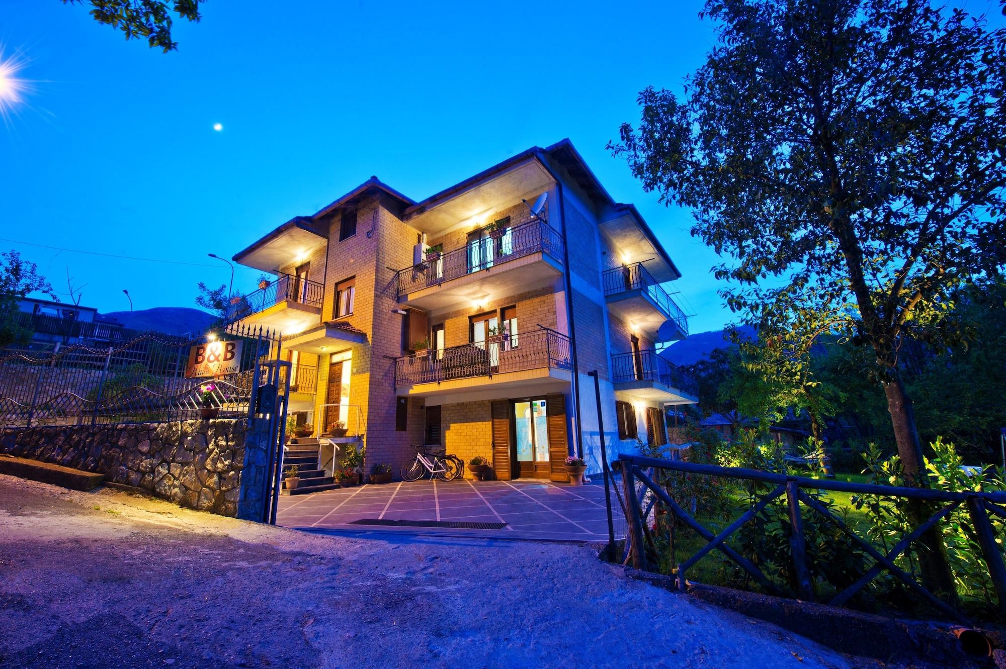 Varios Haidi House Bed and Breakfast