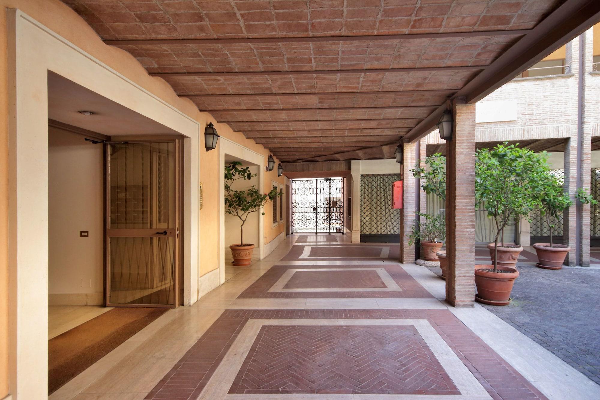 Vista Lobby Piazzetta Margutta - My Extra Home