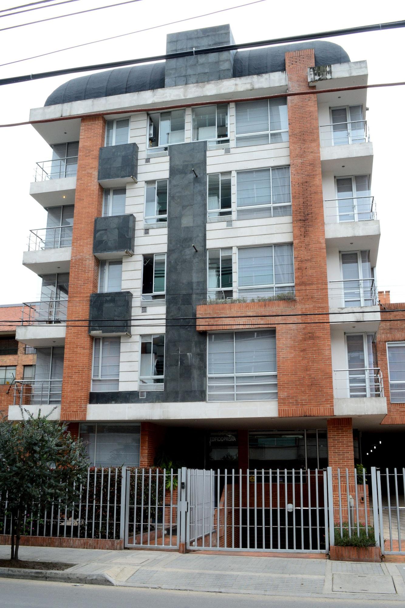 Vista Exterior Prisma Suites Chicó 94