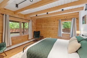 Alquiler Vacacional - Our pondside cabin - a charming retreat with modern amenities near Wachusett Mtn