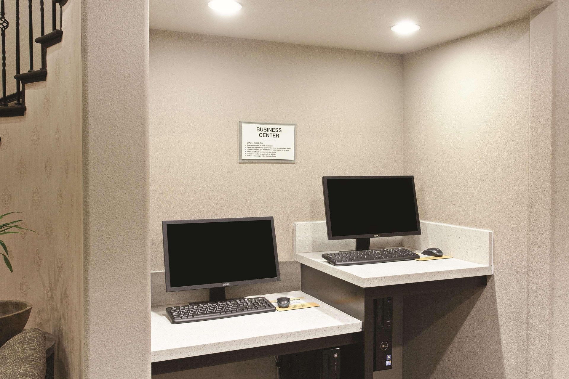 Centro de Negocios La Quinta Inn & Suites by Wyndham Los Banos