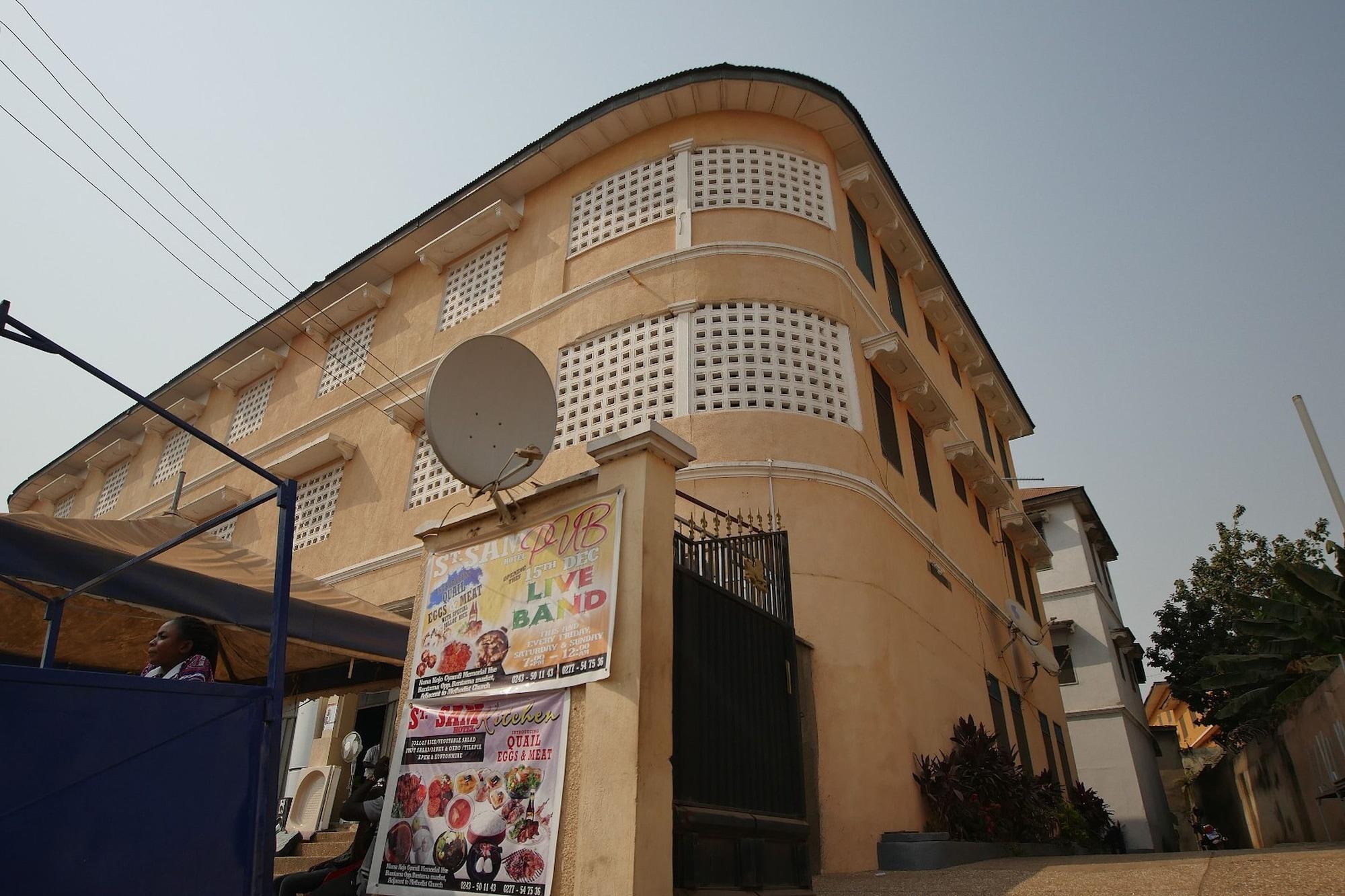 Varios St. Sam Hotel Kamusi