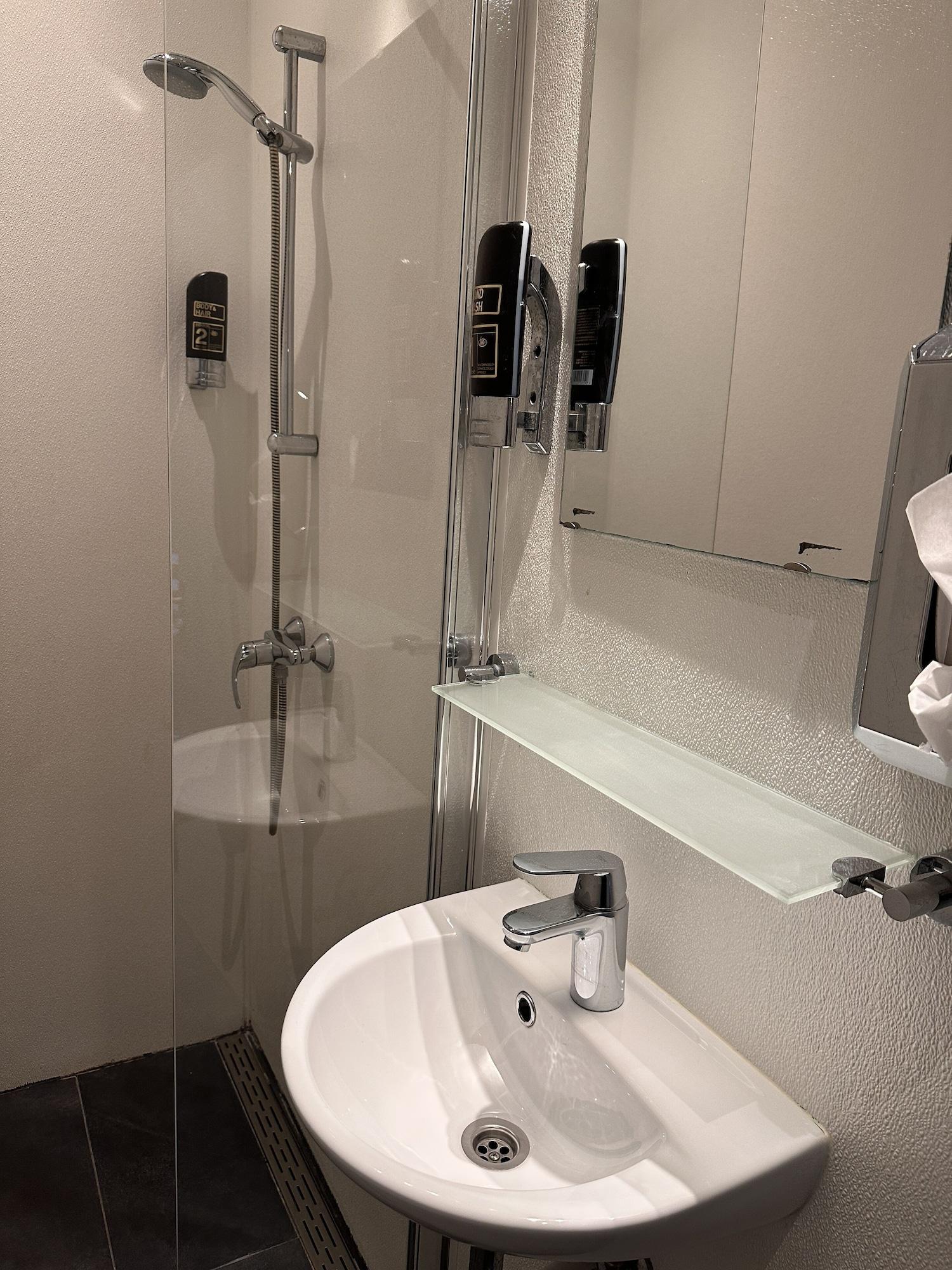 Equipamiento de Habitación Hotel Amsterdam Inn - Digital Access