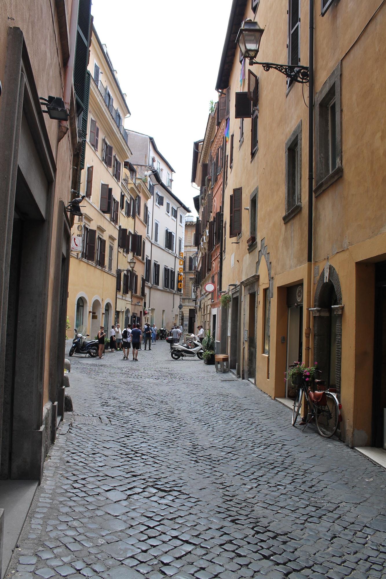 Vista Exterior Hotel Pomezia