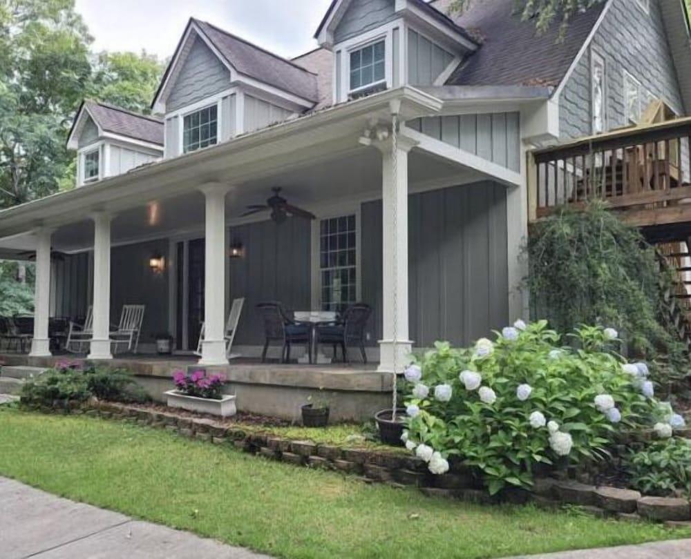 Varios The Sage Cottage