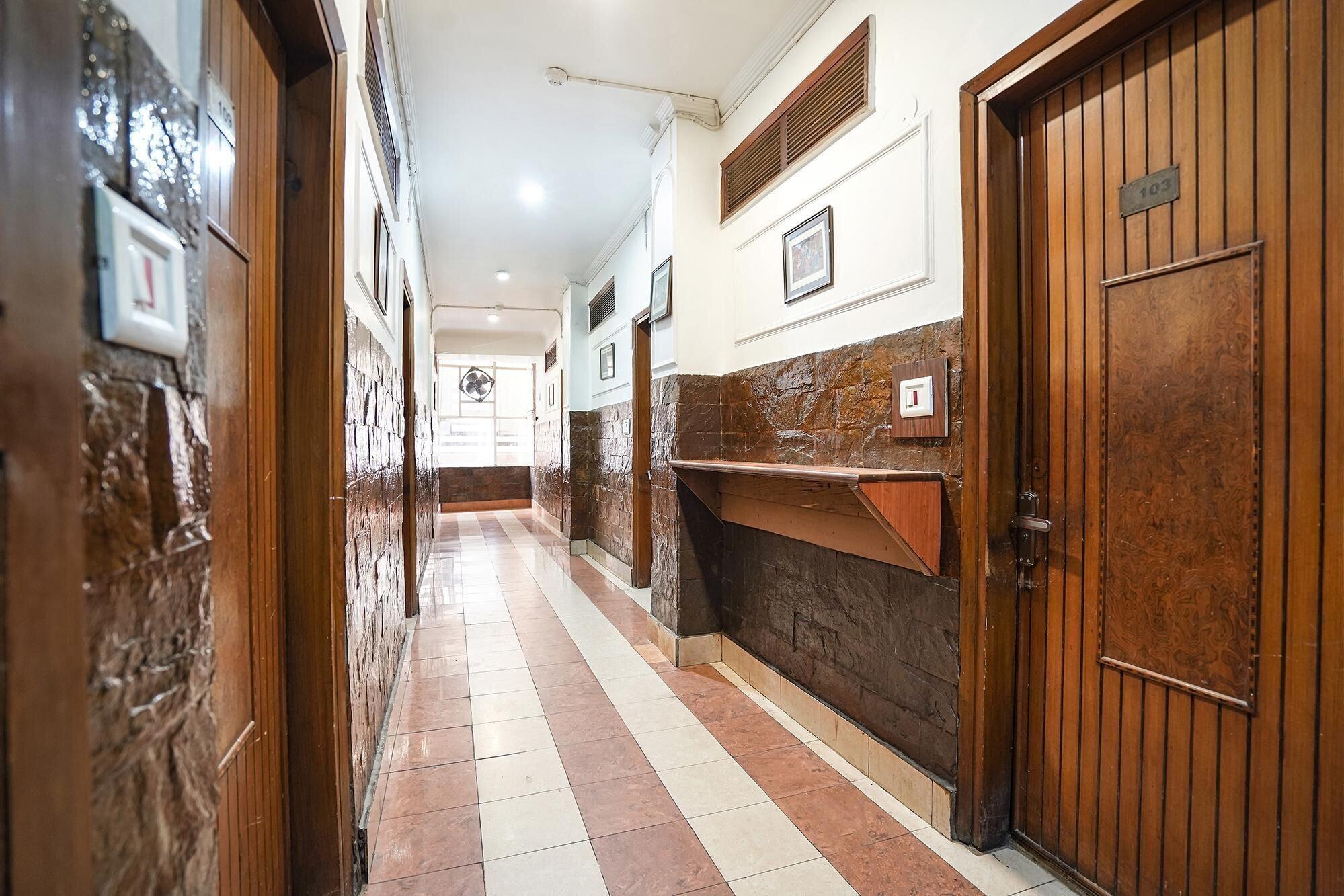 Vista Lobby Fabhotel India International