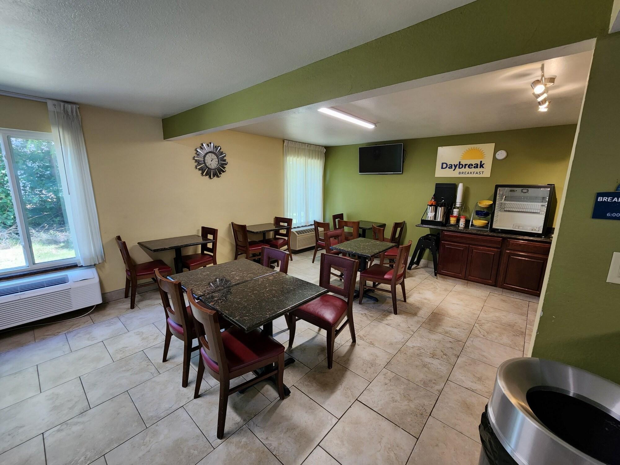 Restaurant Days Inn by Wyndham Springfield