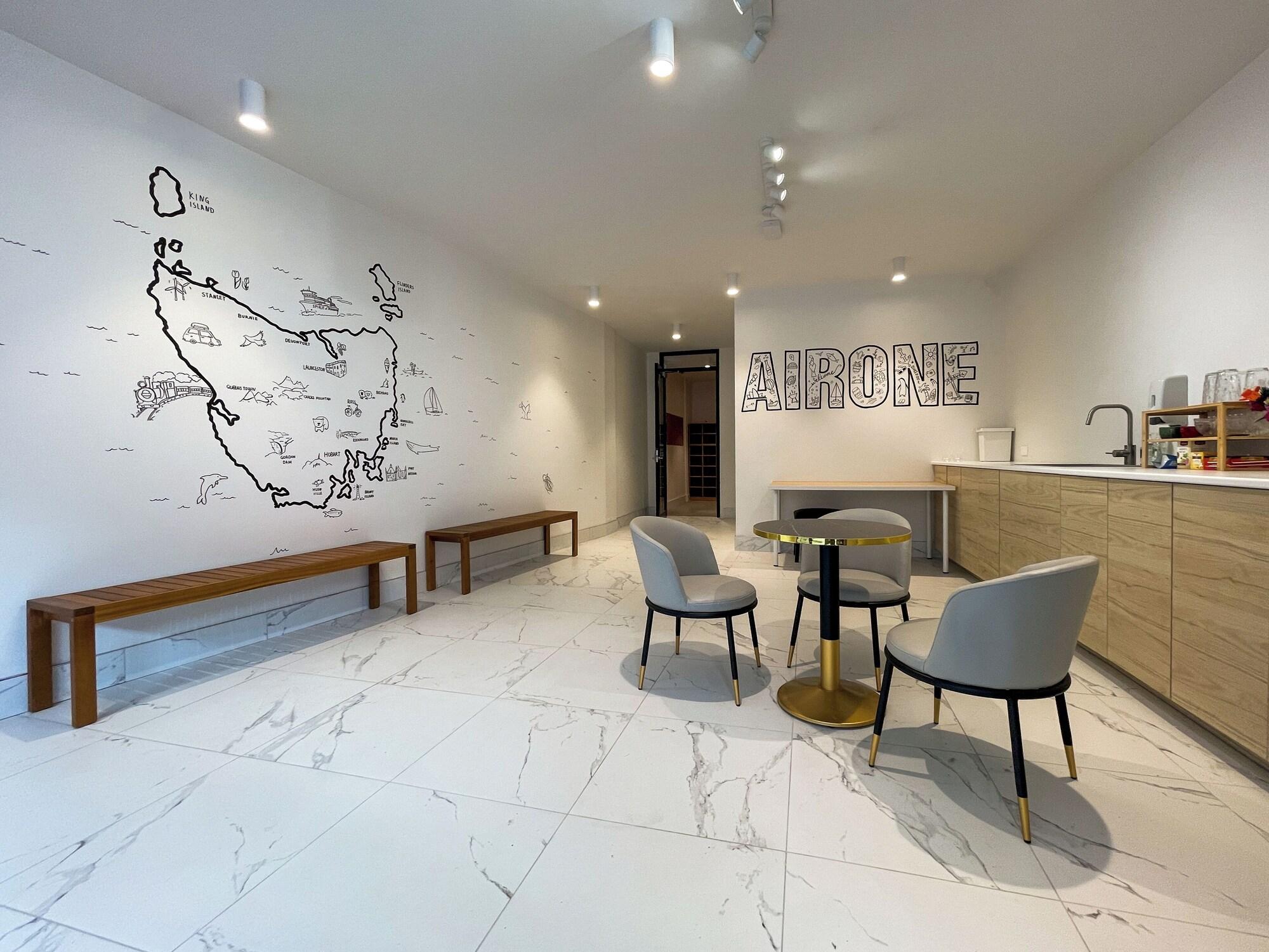 Vista Lobby Airone Capsule Hotel