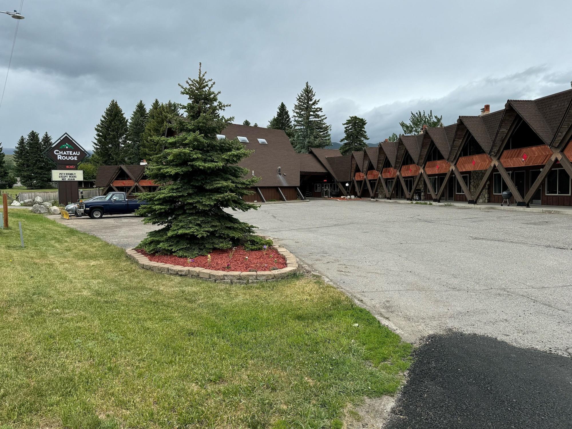 Vista Exterior Chateau Rouge Condominiums