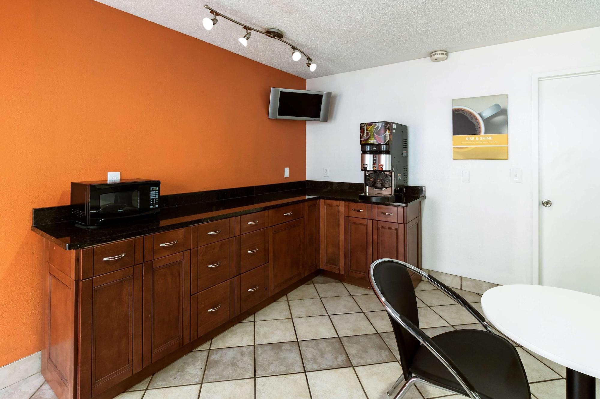 Bar/Salón Motel 6 Dayton, OH - Englewood
