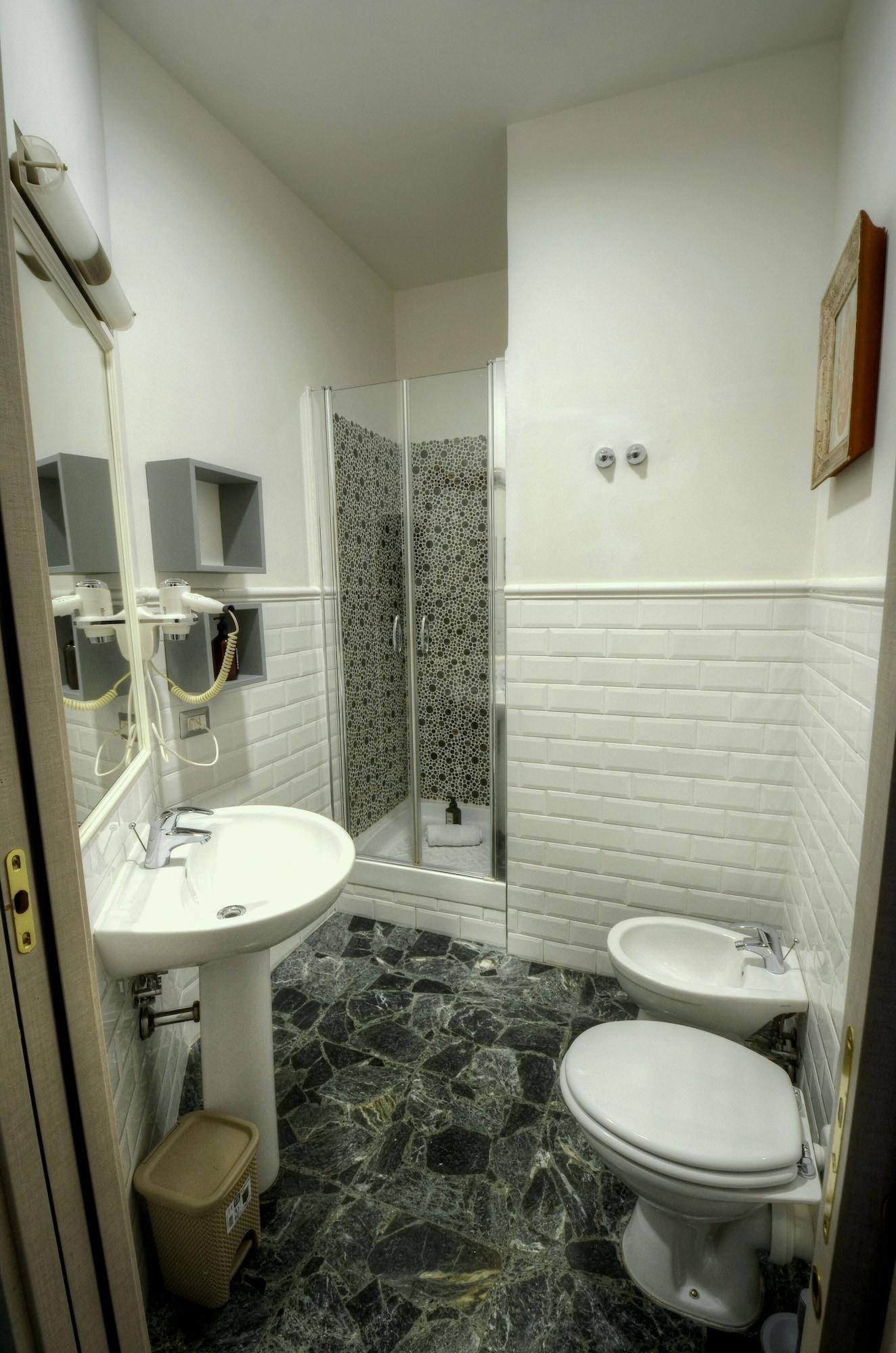 Equipamiento de Habitación Palazzo Alibrandi