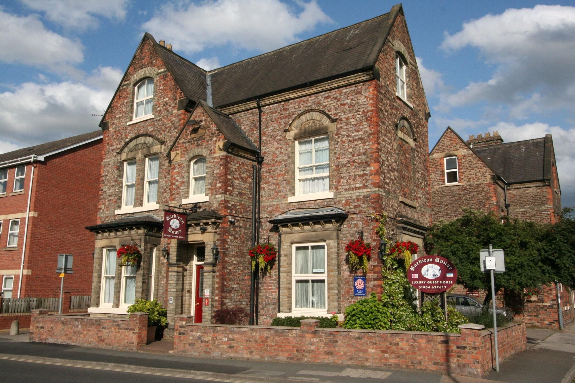 Vista Exterior Barbican House