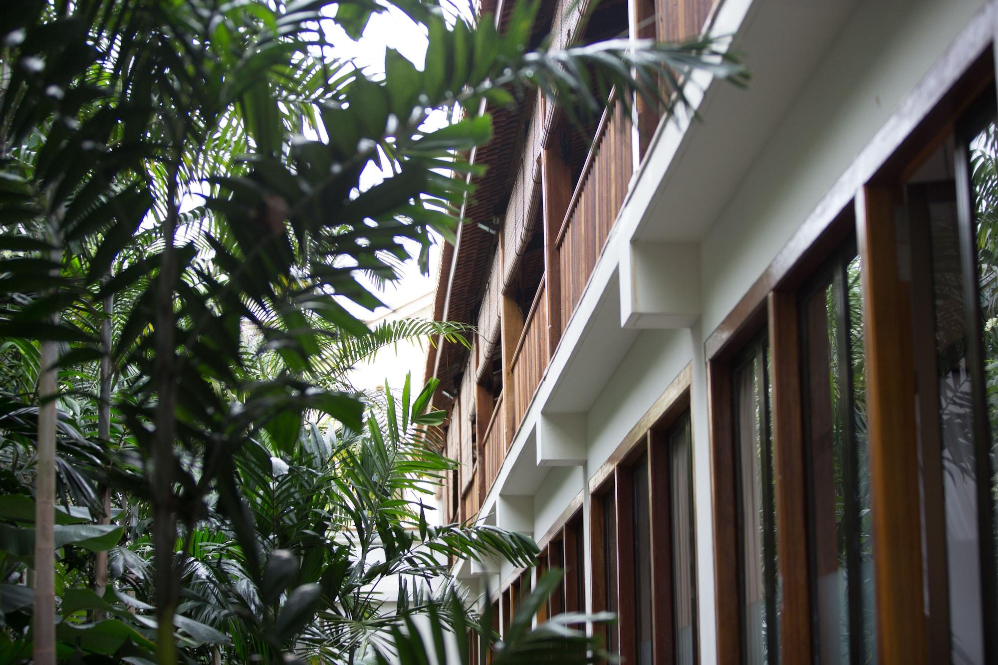 Vista Exterior Muntri Grove