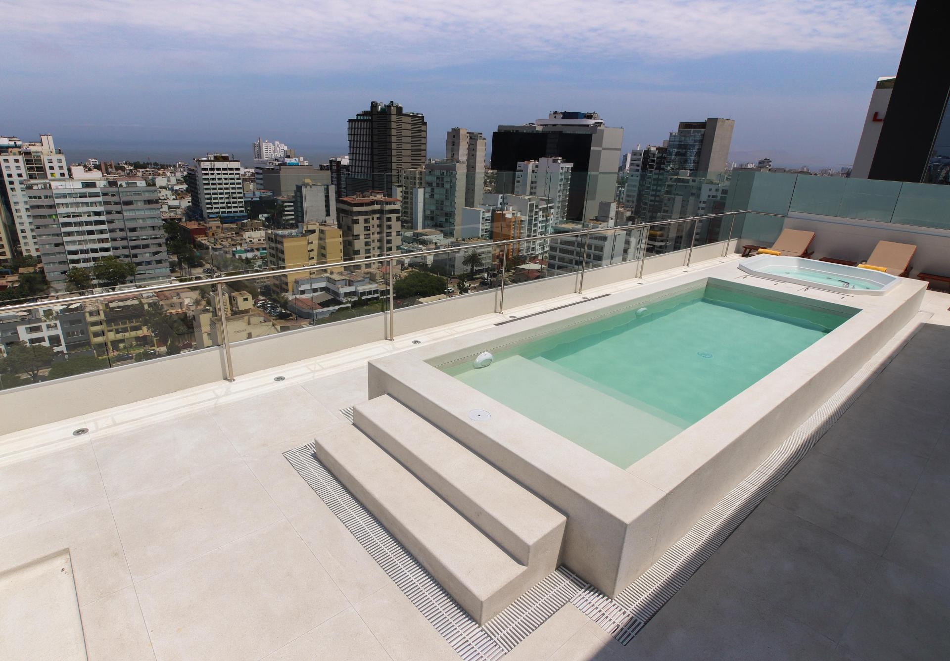 Vista Piscina Dazzler By Wyndham San Isidro