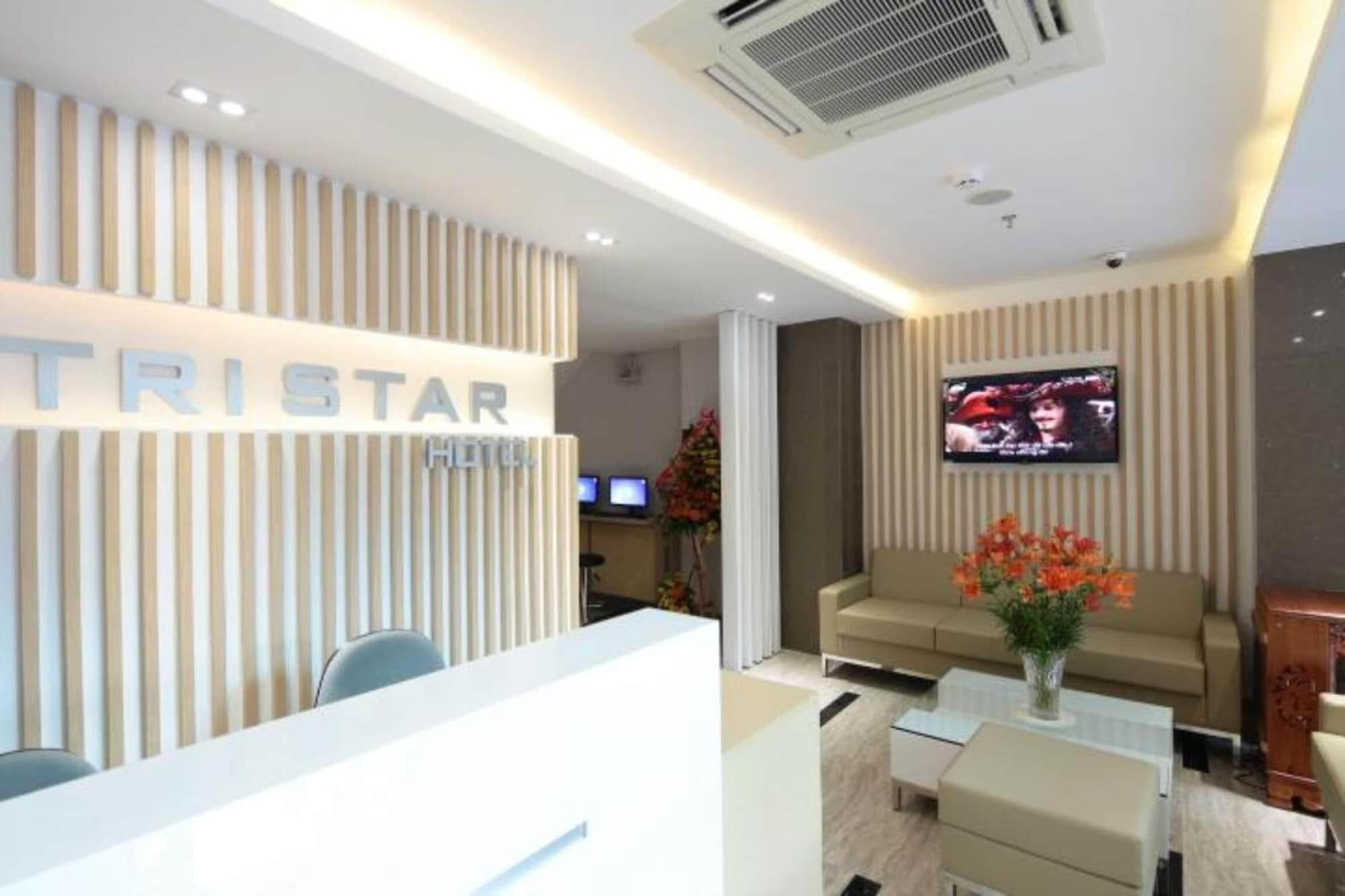 Vista Lobby Tristar Hotel