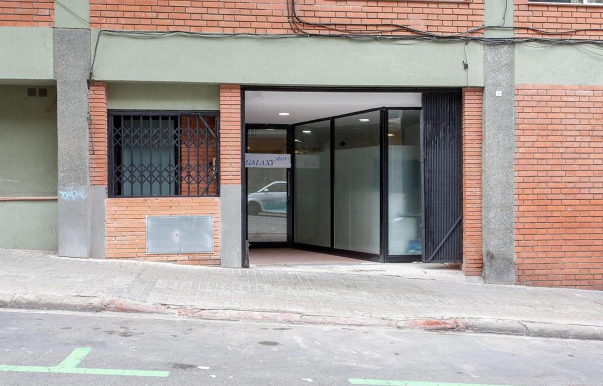 Vista Exterior Galaxy Star Hostel Barcelona