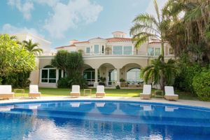 Alquiler Vacacional - Beachfront Luxury Villa • Best Exclusive Concierge • Private Airport Transfer