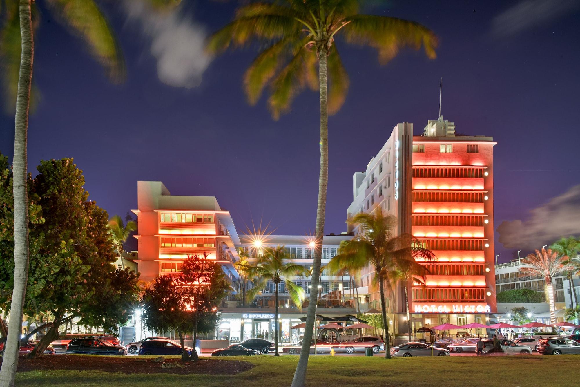 Vista Exterior Hotel Victor