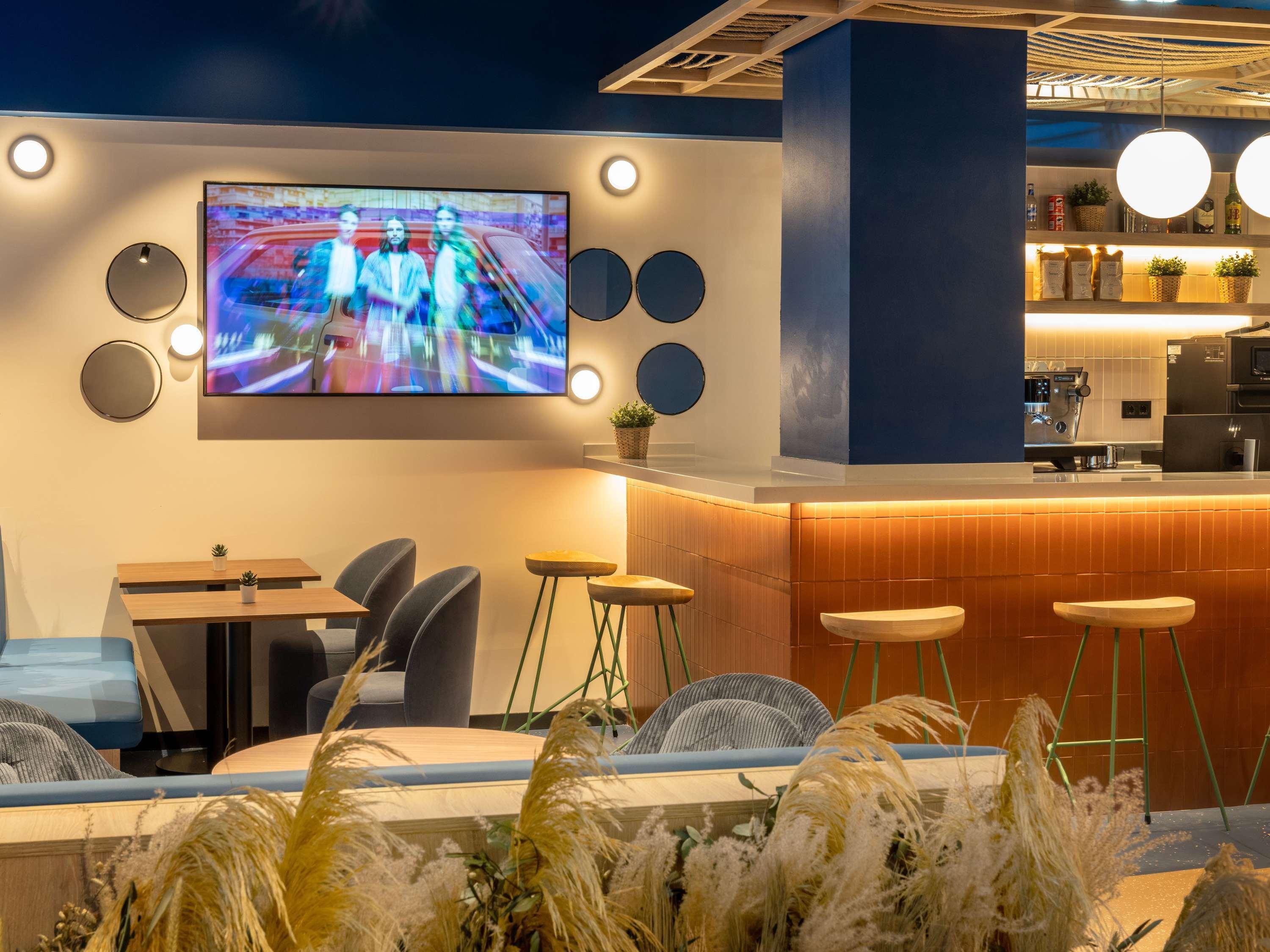 Bar/Salón ibis Styles Zaragoza Ramiro I