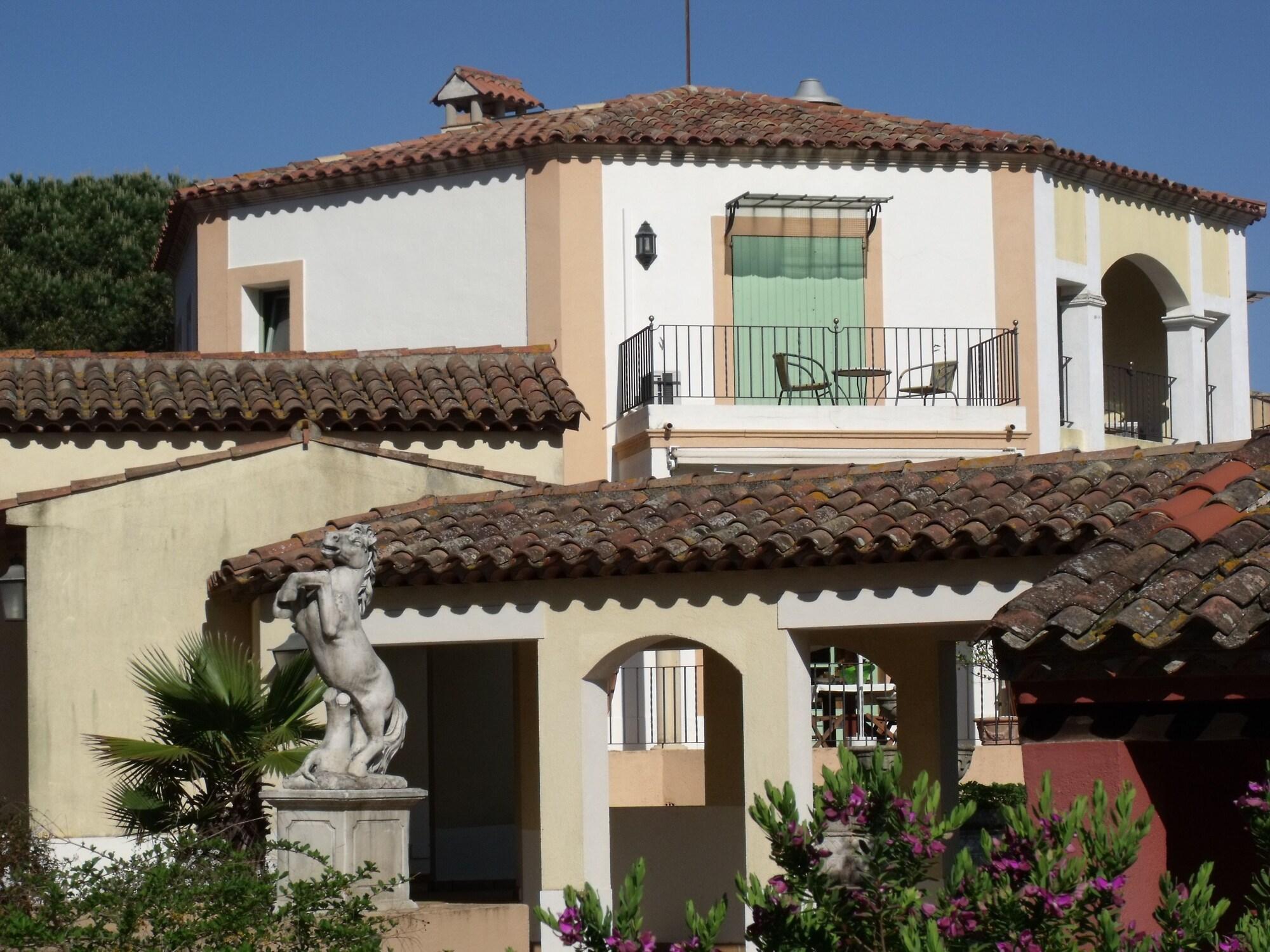 Vista Exterior Hotel La Romarine