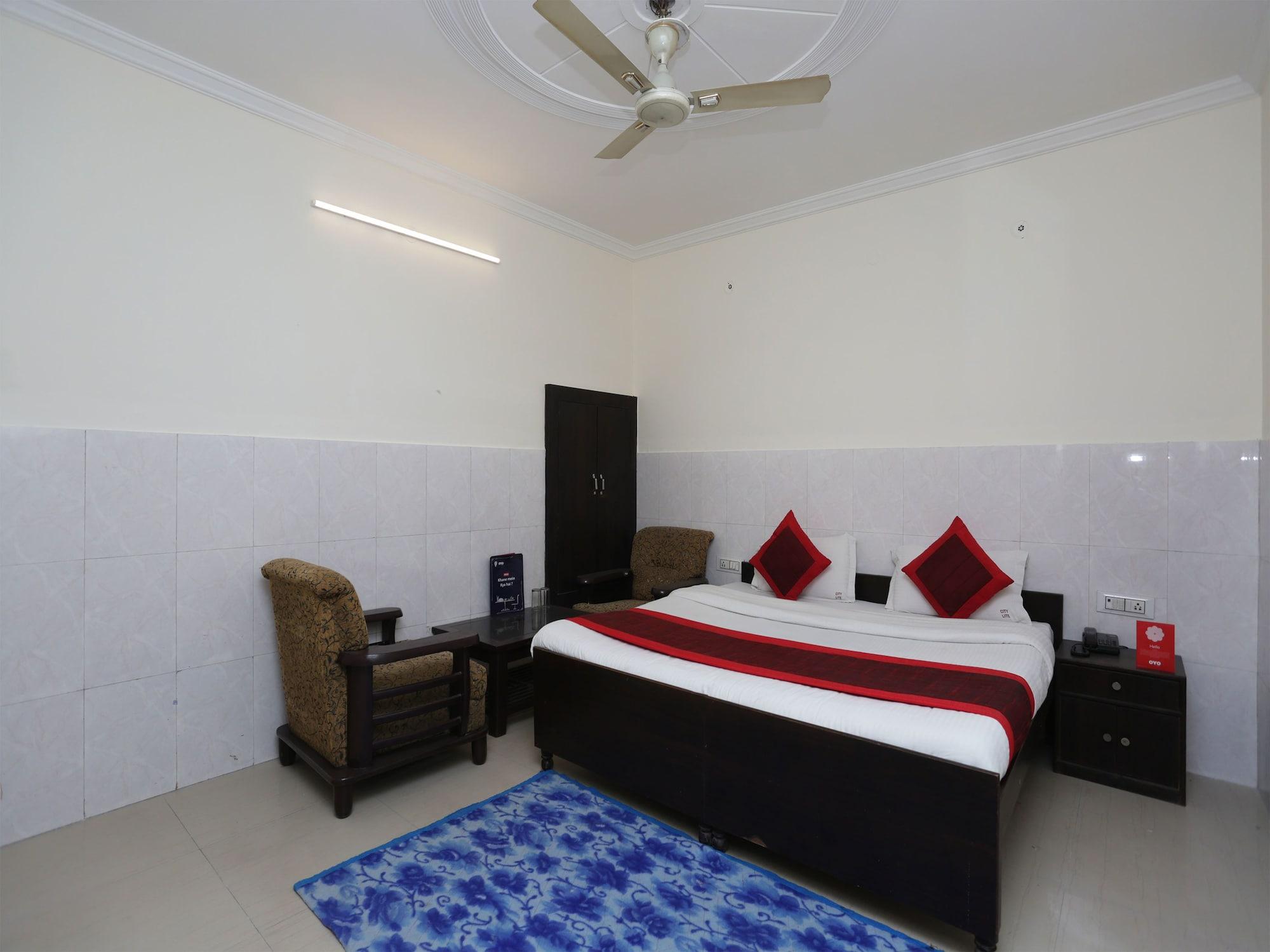 Varios OYO 12868 Hotel City Lite